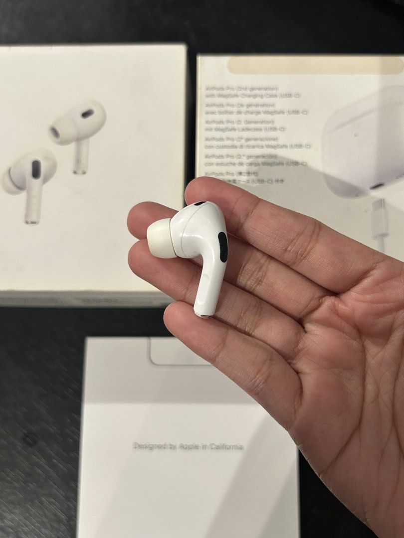 Original Airpods Pro 2 TYPE C (LEFT POD ONLY) (Category: Earphones) located in Caloocan City. Submitted by aj_theaa (Listing ID 1470536559, Image 3). Description: Selling Airpods Pro 2 TYPE-C LEFT POD ONLY. ₱2,800 FIXED * 100% Original Apple Airpods * will send the serial number for interested buyers. * Perfectly working, no hidden issues. * please make sure that your unit is original. Shipping: Lalamove and LBC. can do meet up at sm fairview or 