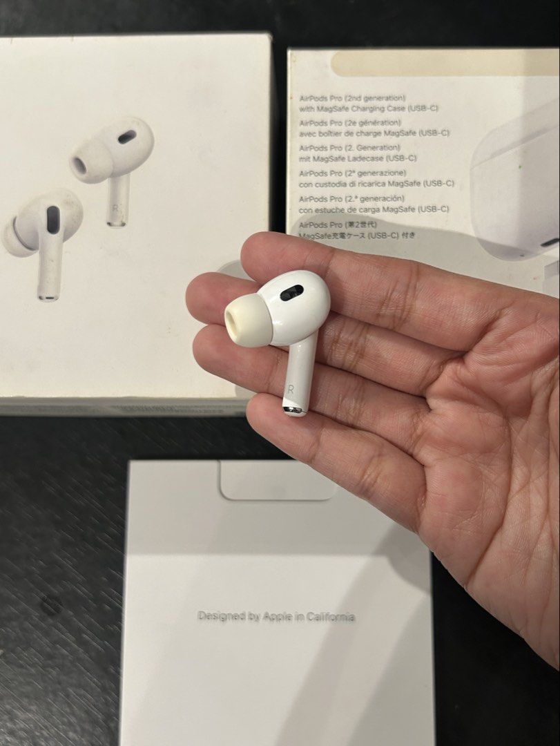 Original Airpods Pro 2 TYPE C (RIGHT POD ONLY) (Category: Earphones) located in Caloocan City. Submitted by aj_theaa (Listing ID 1470536851, Image 1). Description: Selling Airpods Pro 2 TYPE-C RIGHT POD ONLY. ₱2,800 FIXED * 100% Original Apple Airpods * will send the serial number for interested buyers. * Perfectly working, no hidden issues. * please make sure that your unit is original. Shipping: Lalamove and LBC. can do meet up at sm fairview o