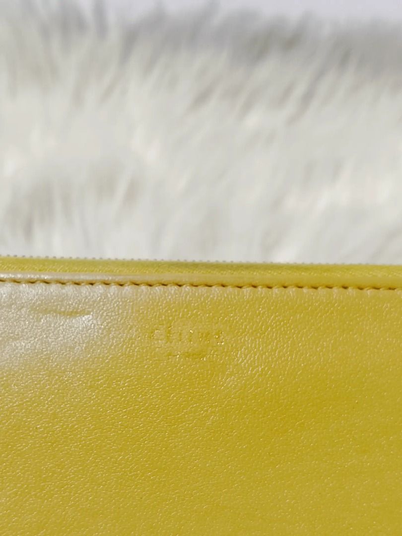 Original CÉLINE Long wallet (Category: Shoulder Bags) located in Cabuyao City. Submitted by your____lux____shop (Listing ID 1470530164, Image 2). Description: Sale❗️Sale❗️Sale❗️ Original Céline Preloved Mustard/Navy Blue Long wallet Pure genuine leather 📌First to pay!.