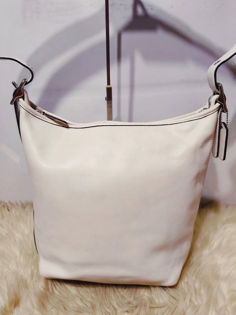 Original COACH bag (Category: Tote Bags) located in Cabuyao City. Submitted by your____lux____shop (Listing ID 1470522921, Image 2). Description: Sale❗️Sale❗️Sale❗️ ₱ 1,699 Original COACH Vintage Medium Pure genuine leather 📌First to pay!.
