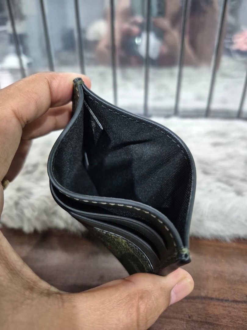 Original Coach Slim Card Holder (Category: Wallets & Card Holders) located in Cavite. Submitted by chaellebrandsluxe (Listing ID 1470364591, Image 3). Description: selling low, with carecard only what you see is what you get LP posted already.