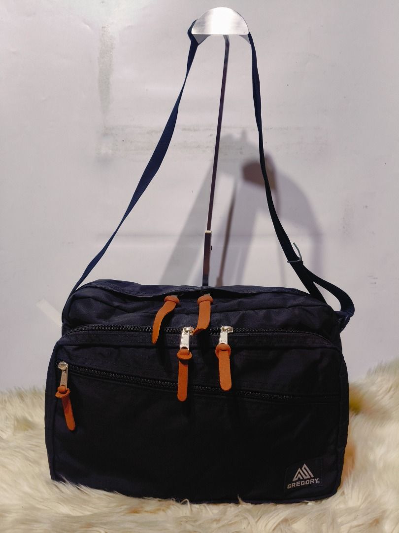 Original GREGORY (Category: Shoulder Bags) located in Cabuyao City. Submitted by your____lux____shop (Listing ID 1470528592, Image 1). Description: Sale❗️Sale❗️Sale❗️ ₱ 1,699 Original GREGORY Bag brand-new Black Medium ballistic nylon/genuine leather trim 📌First to pay!.