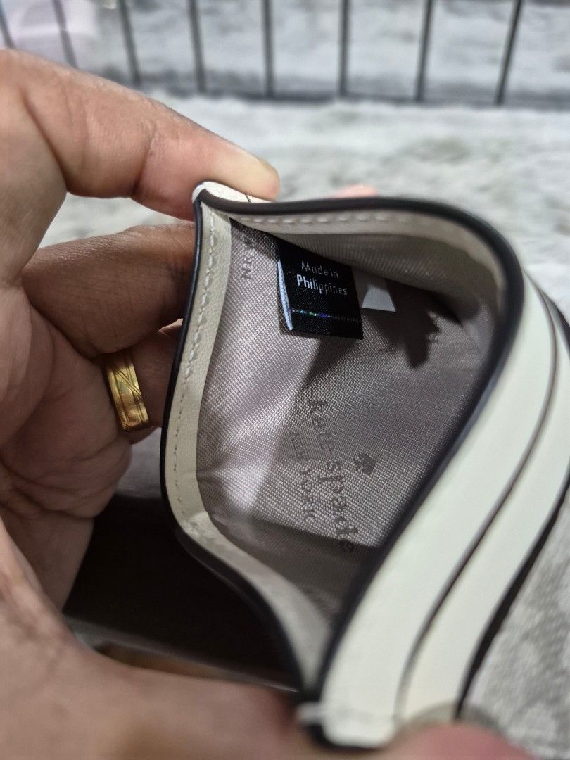 Original Kate Spade Card Holder (Category: Wallets & Card holders) located in Cavite. Submitted by chaellebrandsluxe (Listing ID 1470362732, Image 3). Description: selling low, no inclusions what you see is what you get.