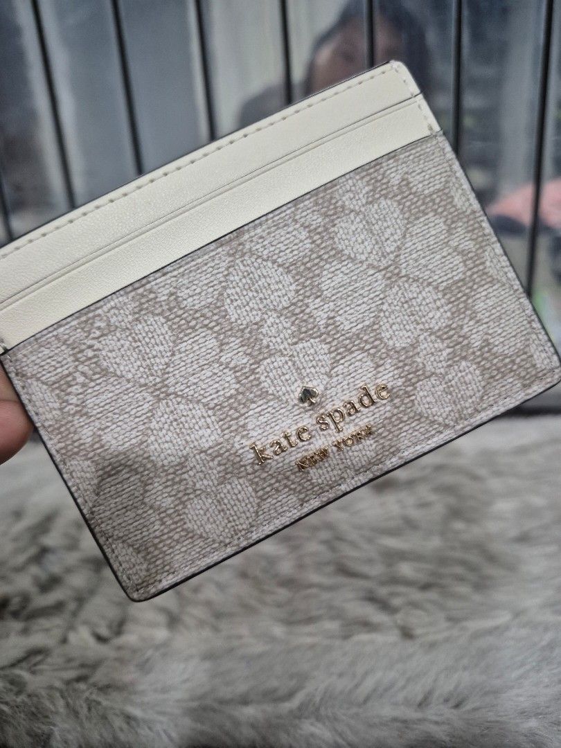 Original Kate Spade Card Holder (Category: Wallets & Card holders) located in Cavite. Submitted by chaellebrandsluxe (Listing ID 1470362732, Image 1). Description: selling low, no inclusions what you see is what you get.