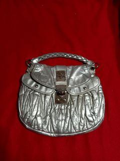 (Category: ) located in . Submitted by fashionluxury058 (Listing ID 1470517491, Image 1). Description: .