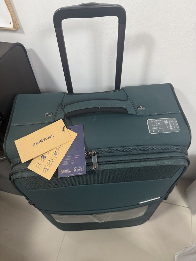 ORIGINAL SAMSONITE 73H (Category: Luggage) located in Manila. Submitted by prettystuff1008 (Listing ID 1470451178, Image 2). Description: SUPER SALE❣️❣️❣️ Fresh from store Medium size Mall Price 17990.