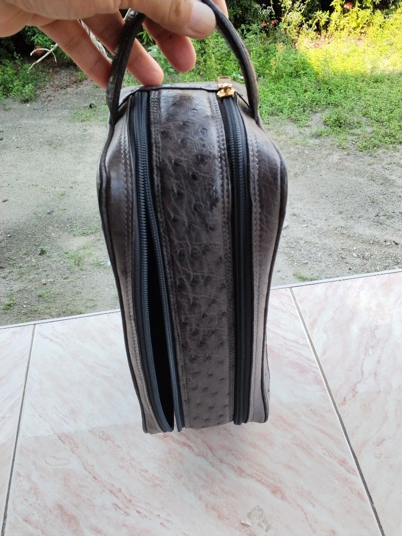 Ostrich genuine leather pouch (Category: Purses & Pouches) located in Lubao. Submitted by sofiangel (Listing ID 1470418059, Image 3). Description: .