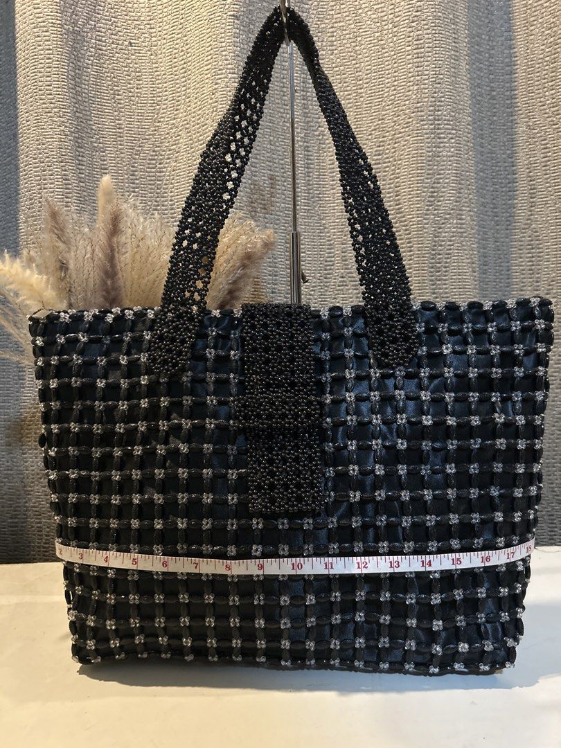 OTG Black n White Beaded Totebag (Category: Tote Bags) located in Quezon City. Submitted by collsan (Listing ID 1470445716, Image 2). Description: .
