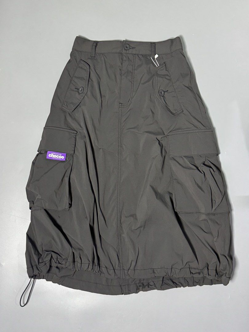 Outdoor Skirt (Category: Skirts) located in Las Pinas. Submitted by weryouat (Listing ID 1470455349, Image 1). Description: Chocoolate Outdoor Skirt🚨🚨🚨 Polyester light Excellent Condition Fits s-m 26-30" waist 25"hem 28"length 750 only MOP BPI/GCASH SHIP VIA J&T/Lalamove PAYMENTS FIRST POLICY LAS PINAS📍.