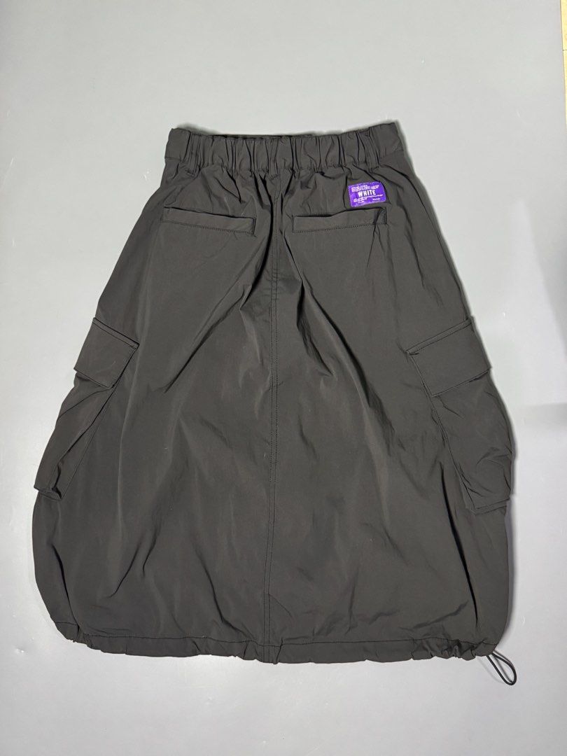 Outdoor Skirt (Category: Skirts) located in Las Pinas. Submitted by weryouat (Listing ID 1470455349, Image 2). Description: Chocoolate Outdoor Skirt🚨🚨🚨 Polyester light Excellent Condition Fits s-m 26-30" waist 25"hem 28"length 750 only MOP BPI/GCASH SHIP VIA J&T/Lalamove PAYMENTS FIRST POLICY LAS PINAS📍.