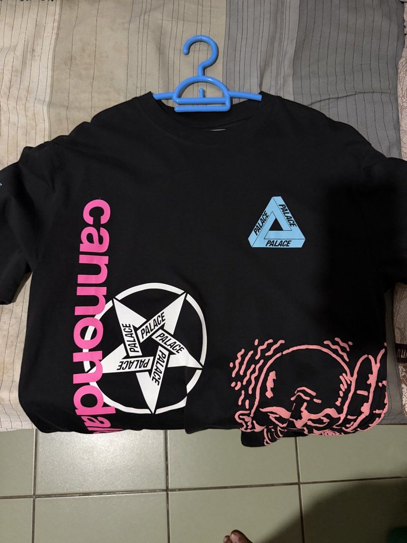 Palace (Category: Activewear) located in Kota Samarahan. Submitted by syed1705 (Listing ID 1470527310, Image 3). Description: WTS PALACE JERSEY/PALACE TEE! Both was brand new just use once item legit 100% price can nego for srs buyer!.