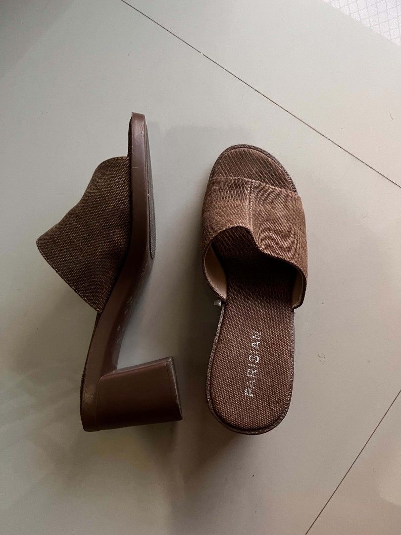 Parisian Brown Heeled Sandals (Category: Heels) located in Macabebe. Submitted by cheeseoreo (Listing ID 1470443753, Image 3). Description: size 38 in good condi worn once only (graduation) 📍Pampanga 🛻 J&T.