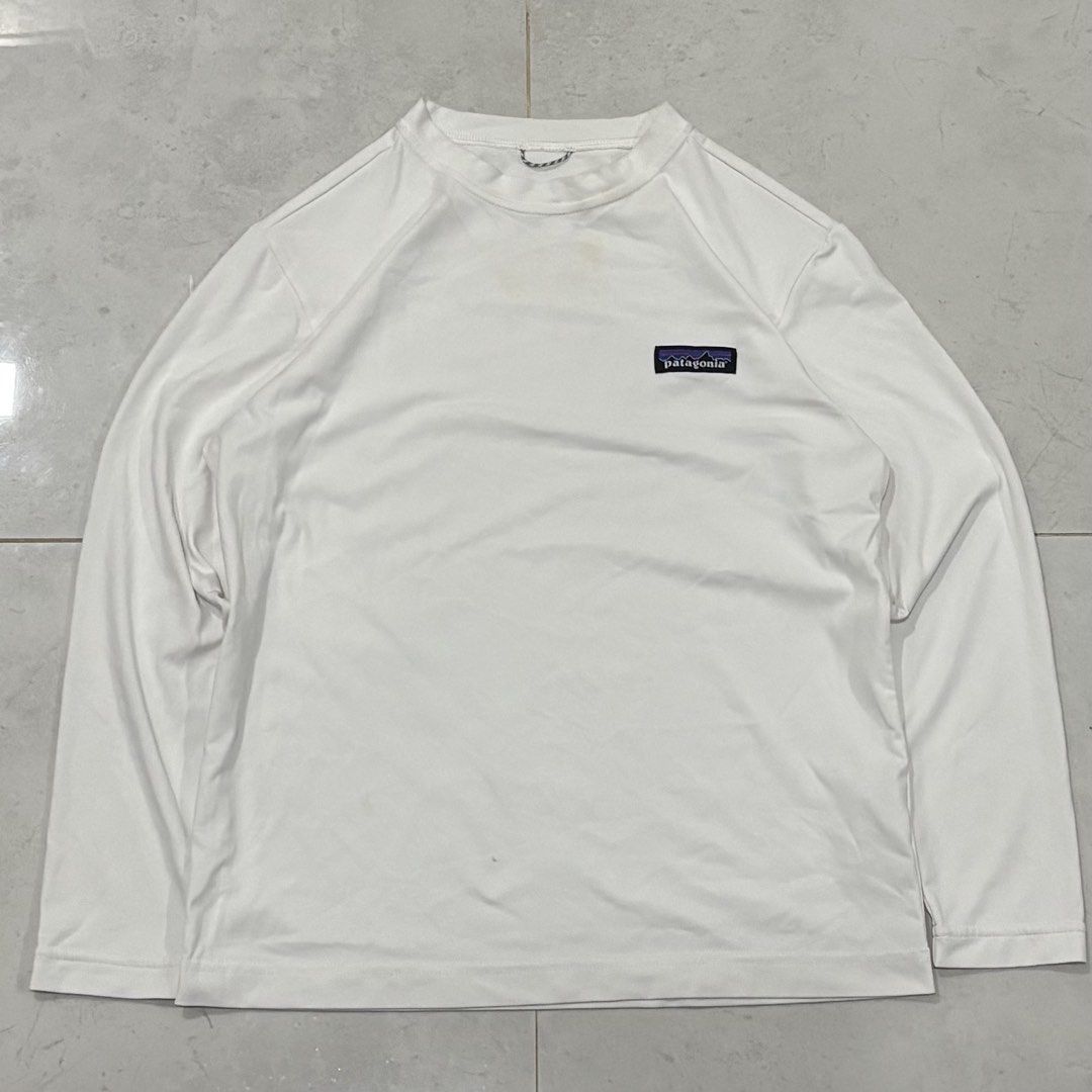 Patagonia long sleeve (Category: Coats, Jackets and Outerwear) located in Cebu City. Submitted by florianmiral28 (Listing ID 1470354376, Image 1). Description: Patagonia long sleeve Excellent condition Xs W 16.5 L 21.5.