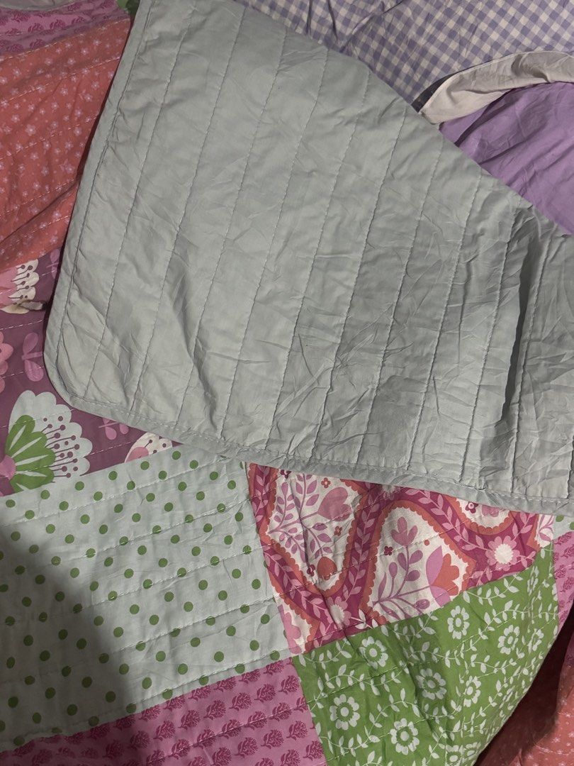 PATCHWORK BED TOPPER (Category: Bedding & Towels) located in Caloocan City. Submitted by ravihannaa (Listing ID 1470501624, Image 2). Description: NEGOTIABLE, have burned mark.