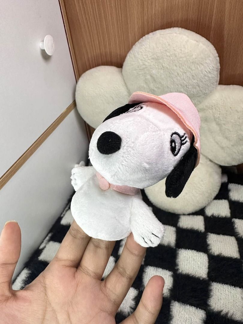 Peanuts Snoopy Lottery Prize: Belle Finger Puppet (Category: Plushies & Soft Toys) located in Quezon City. Submitted by genie.fluff (Listing ID 1470545362, Image 2). Description: .