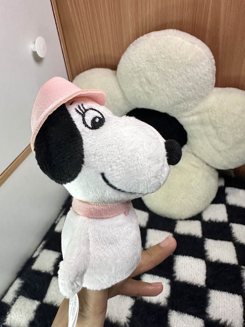 Peanuts Snoopy Lottery Prize: Belle Finger Puppet (Category: Plushies & Soft Toys) located in Quezon City. Submitted by genie.fluff (Listing ID 1470545362, Image 3). Description: .