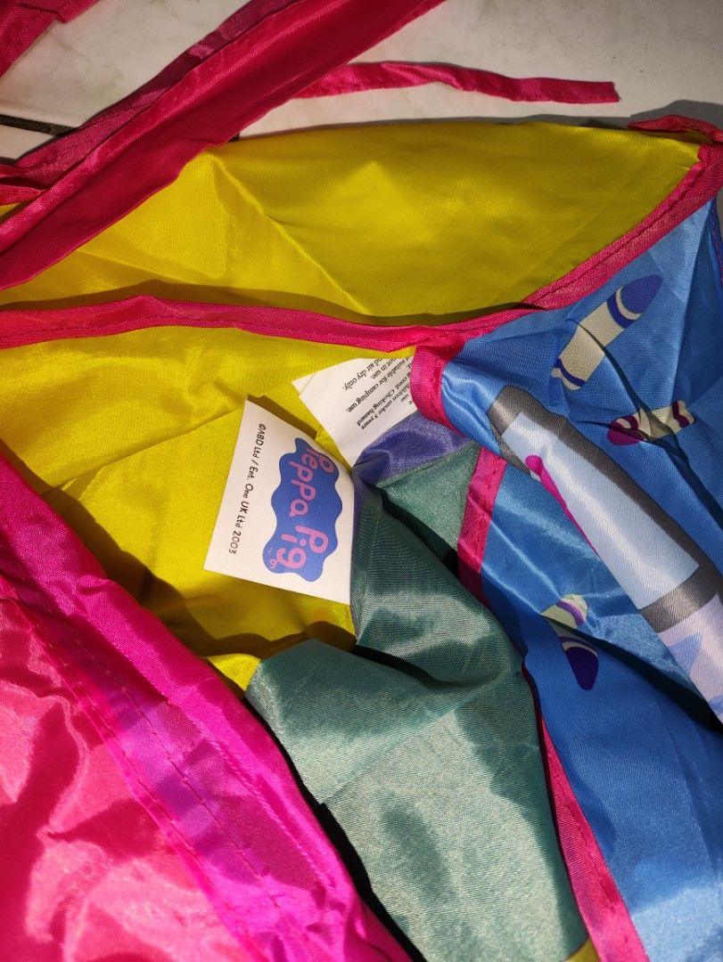 Peppa Pig Kids Play Tent Tepee (Category: Kids Toys) located in Cavite. Submitted by tinetaclesss (Listing ID 1470392032, Image 3). Description: may issue po sa isang pole.