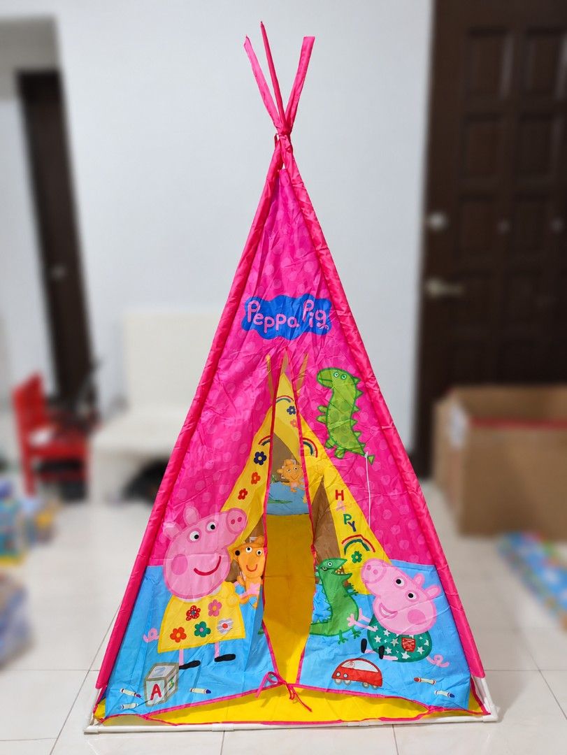 Peppa Pig Kids Play Tent Tepee (Category: Kids Toys) located in Cavite. Submitted by tinetaclesss (Listing ID 1470392032, Image 1). Description: may issue po sa isang pole.