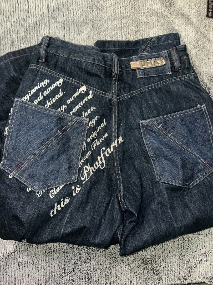 Phat Farm y2k (Category: Jeans) located in Rosario. Submitted by trippleaaa2020 (Listing ID 1470360713, Image 3). Description: Phat Farm Y2K-era wide-leg baggy denim jeans W32-33 L 41 Nasa pic na lahat ng details Loc Mindanao agusan del sur.