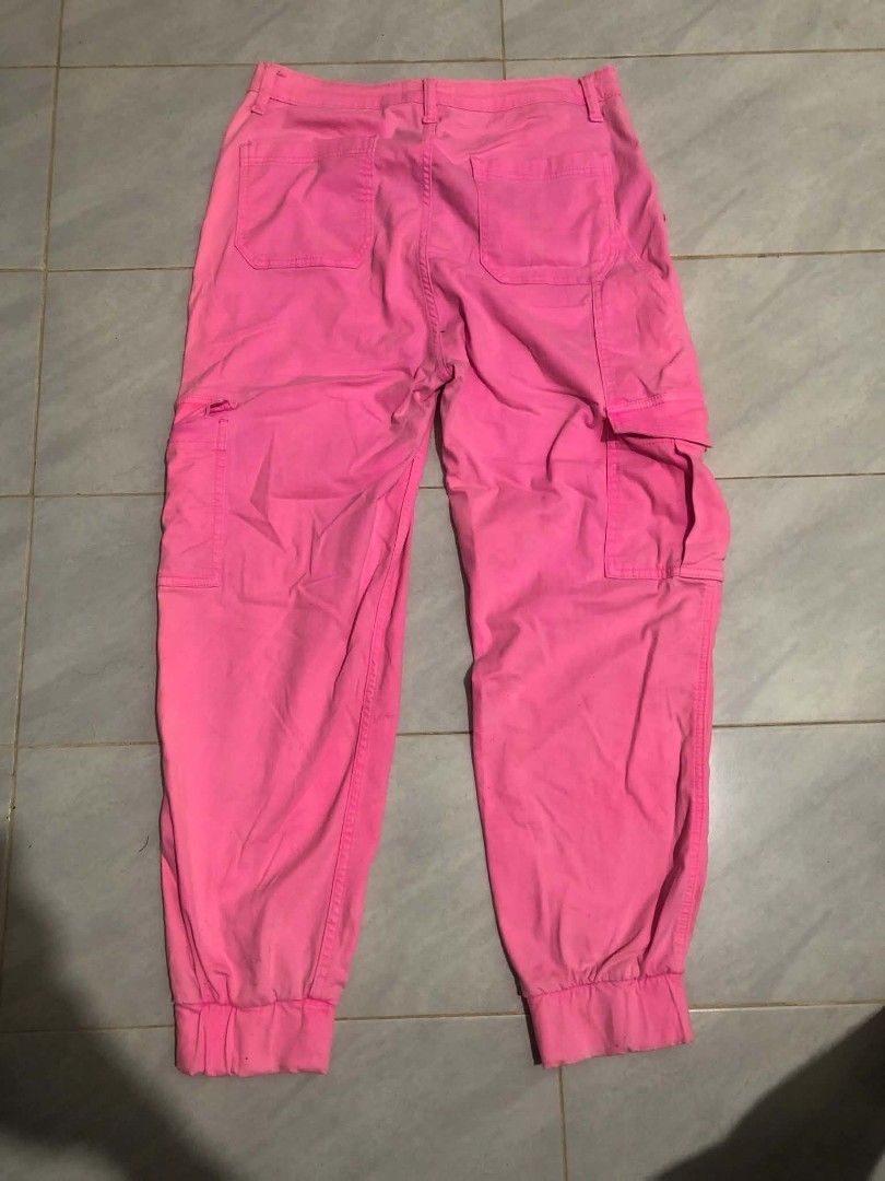 pink cargo pants (Category: Jeans) located in Tuguegarao City. Submitted by aleckfrancisliclican (Listing ID 1470475702, Image 2). Description: .
