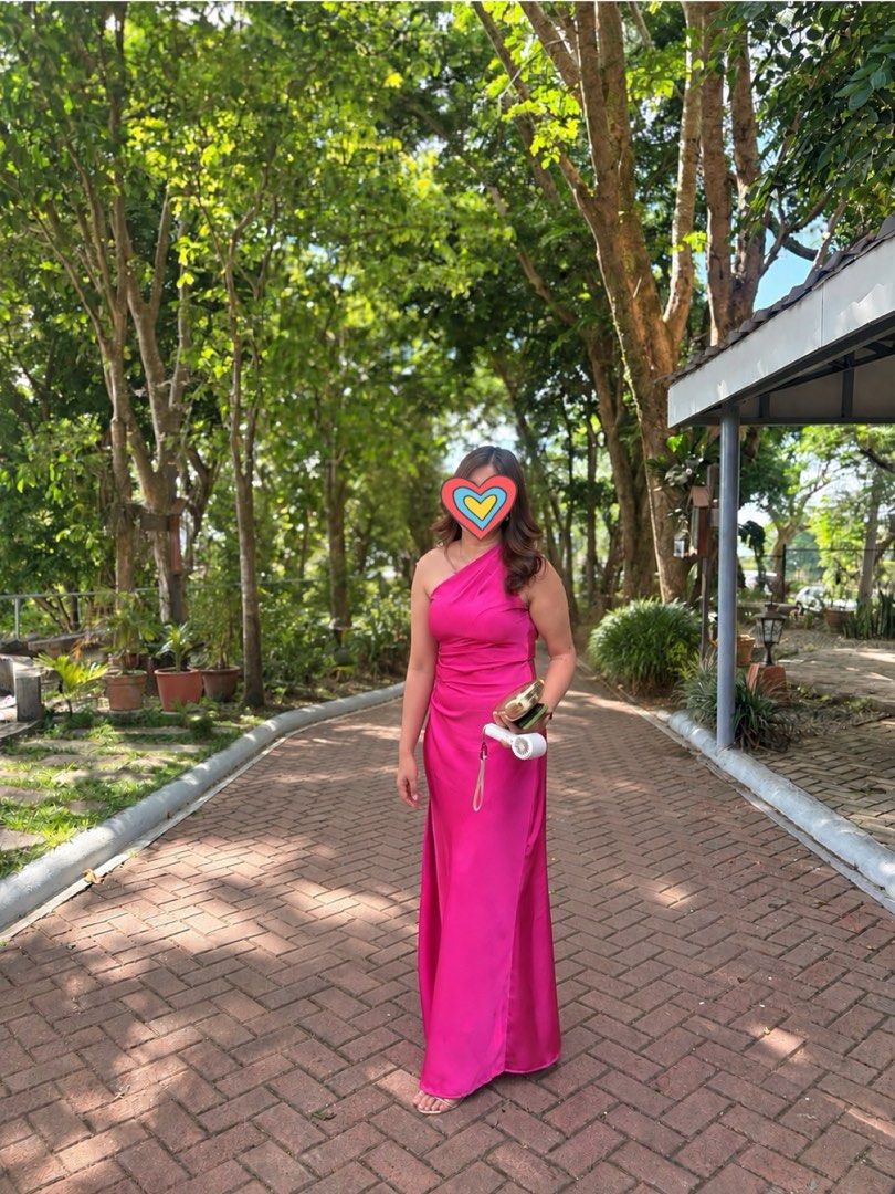 Pink Dress (Category: Dresses) located in Manila. Submitted by georgettes41721 (Listing ID 1470453467, Image 2). Description: .