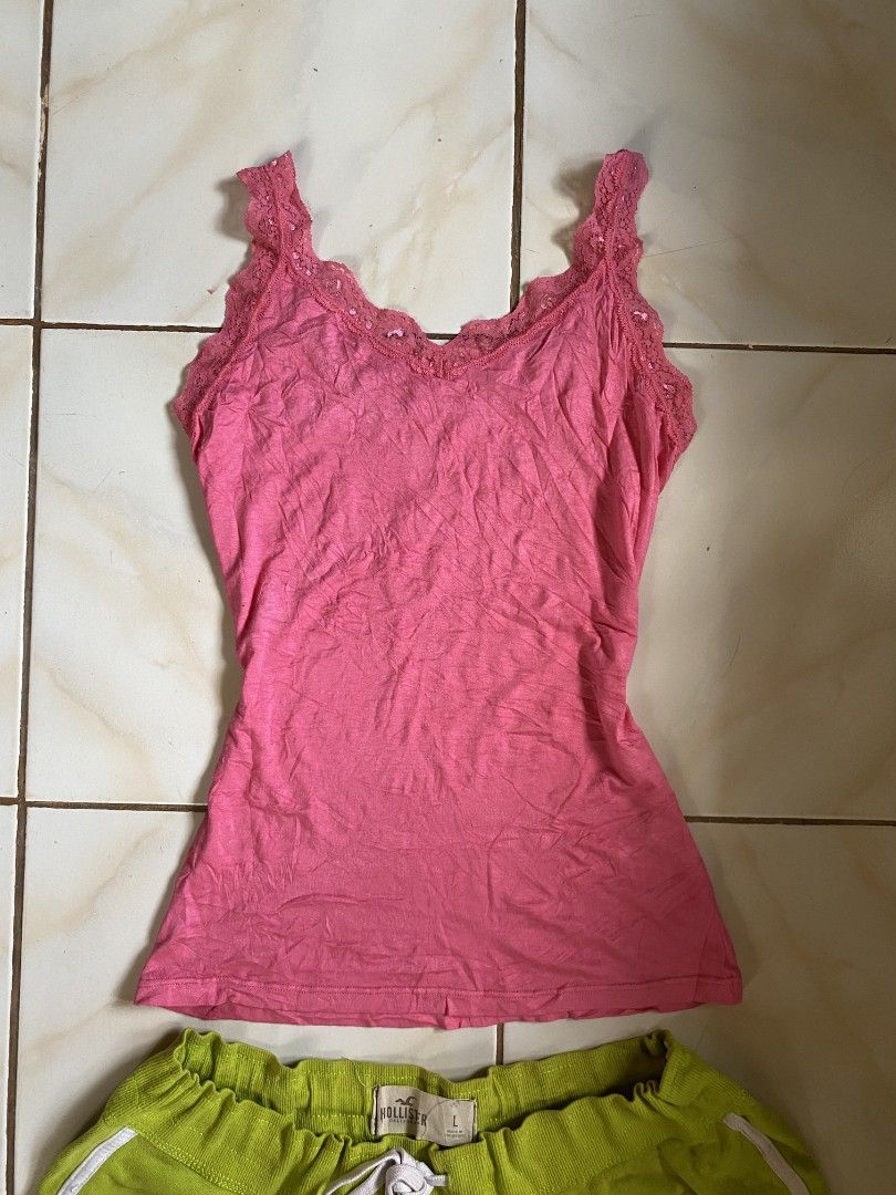 Pink Lace Cami Top (Category: Sleeveless) located in Roxas City. Submitted by xyddvs (Listing ID 1470382271, Image 2). Description: small to med no issue.