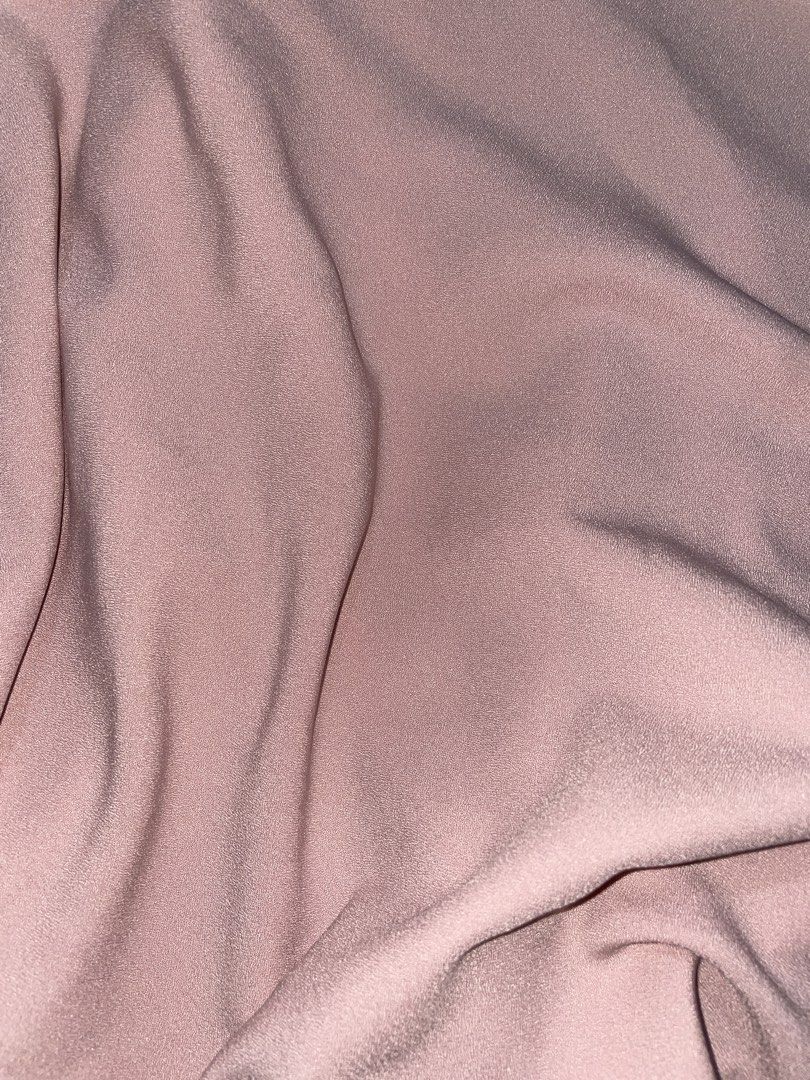 pink long skirt (Category: Skirts) located in Manila. Submitted by happymoon_0ae0c8 (Listing ID 1470480614, Image 3). Description: - xs to s - muted mauve pink - flowy - negotiable - used once for graduation.