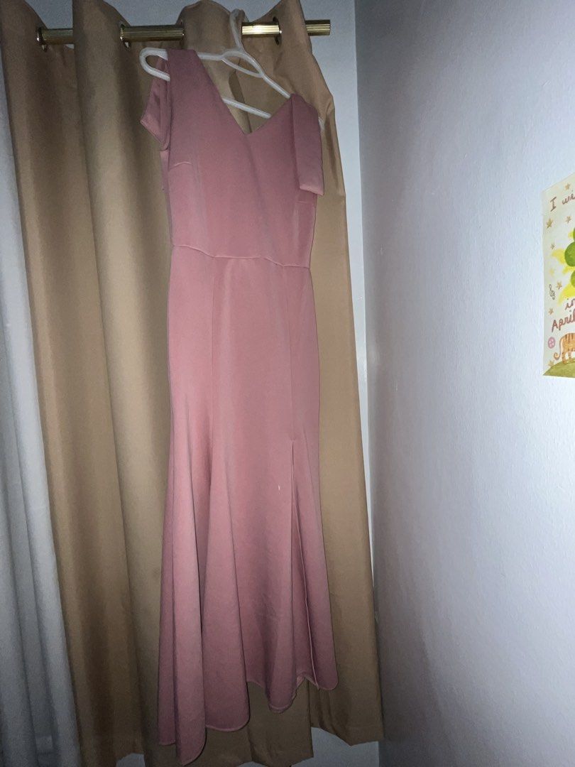 Pink Maxi Long Dress V cut with Slit Medium-Large (Category: Dresses) located in Manila. Submitted by cririren (Listing ID 1470519235, Image 2). Description: BRAND NEW DRESS NEVER BEEN USED Stretchable fabric that can fit medium to large bodies for women bought this in landmark makati for 1,949.95, and selling it for 1,800 only. RFS: Cancelled event tags: Pink Long Maxi Dress V Cut Ribbon-like with Slit Event dress Bridesmaids Birthday Evening we