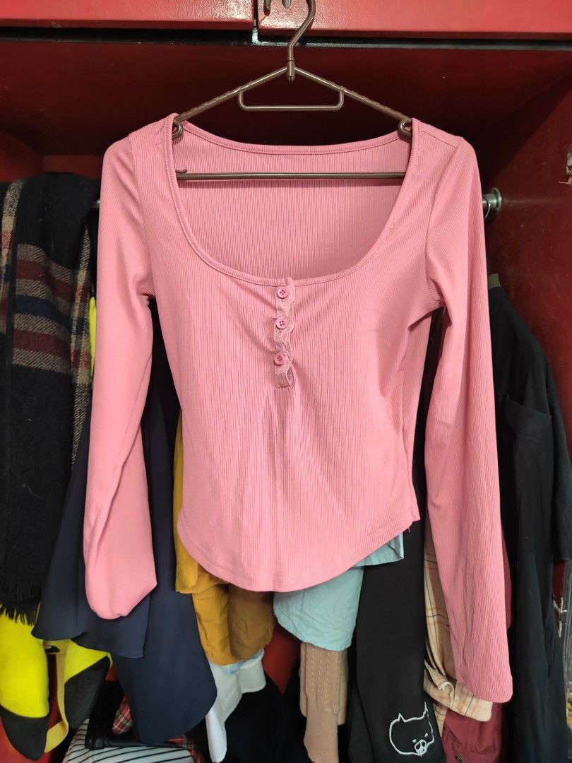 Pink Ribbed Long Sleeve Button Front Top (Category: Longsleeves) located in Caloocan City. Submitted by MovesLikeJeager (Listing ID 1470389284, Image 1). Description: pink long sleeves button top no issues Pm if interested .