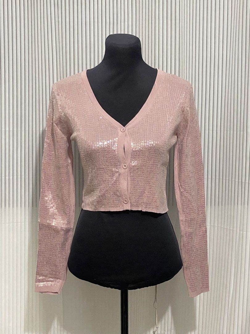 Pink Sequined Longsleeves Cardigan (Category: Coats, Jackets and Outerwear) located in Tuguegarao City. Submitted by ziggerryy (Listing ID 1470524761, Image 2). Description: No flaws. No holes. Super cute 🥰 S-M .