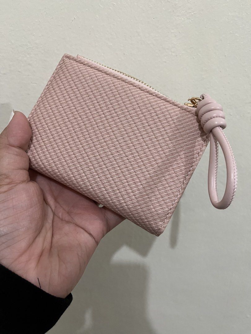 PINK WALLET SUPER GANDA QUALITY (Category: Wallets & Card Holders) located in Cavite. Submitted by macysabubot (Listing ID 1470554991, Image 3). Description: SUPER GANDAAAA MINE NYO NA!!!!! .