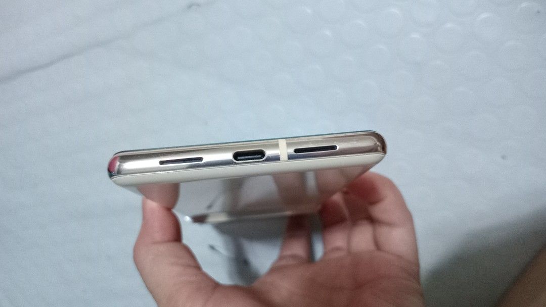 pixel 6 pro 128gb (Category: Google Pixel) located in Manila. Submitted by mysticstorm_7f4e3a (Listing ID 1470449650, Image 3). Description: --- *FOR SALE: Pixel 6 Pro 128GB 12GB RAM - Sorta Sunny (Rare Color)* *₱11,500* (slightly nego) | Dasmariñas Cavite Meetup *Condition:* ✅ Openline (DITO/Smart/Globe tested) ✅ 6.7" LTPO AMOLED 120Hz smooth pa ✅ Fingerprint & face unlock working ✅ All cameras working - 50MP + 48MP 4x tele + ultrawide malinaw p