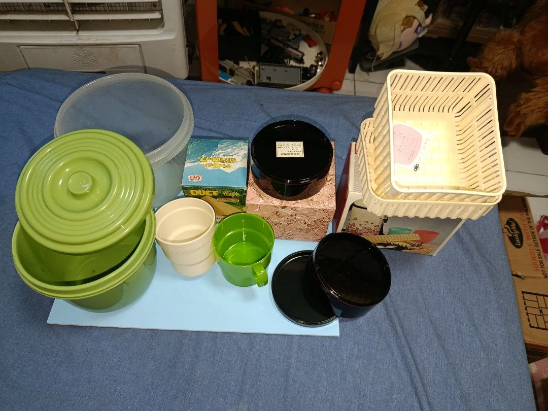 Plastic and lacquer ware bento type food container glass box 4 pcs bundle for P100 (Category: Cookware & Accessories) located in Quezon City. Submitted by kristal68 (Listing ID 1470349825, Image 2). Description: Japan made take all for p100 wysiwyg.