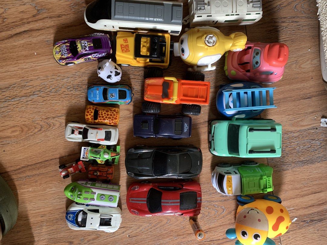 Plastic Cars Set (Category: Kids Toys) located in Manila. Submitted by macks_toys (Listing ID 1470508575, Image 2). Description: 📌You may send DM for your inquiries. ✨KINDLY CHECK EACH DETAILS✨ 🔳 From Japan/UK Surplus items 🔳 As is 🔳 Manage your expectations since it’s preloved and from Surplus Items 🔳 WYSIWYG ✨ Thank you! ✨.