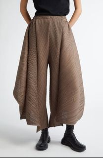 (Category: ) located in . Submitted by dua-garments23 (Listing ID 1470442061, Image 1). Description: .