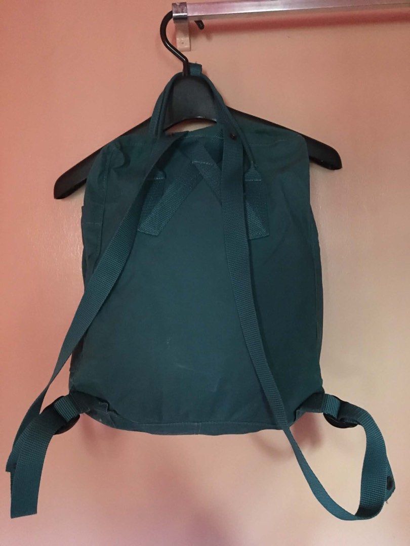 pm sure buyer. (Category: Backpacks) located in Baguio. Submitted by m1ctess_1_2 (Listing ID 1470439644, Image 2). Description: Ukay source meron issue sa last pic,pero usable pa naman malinis sa loob.color rate10/8 dimes Lenght 15 width 12 inches.