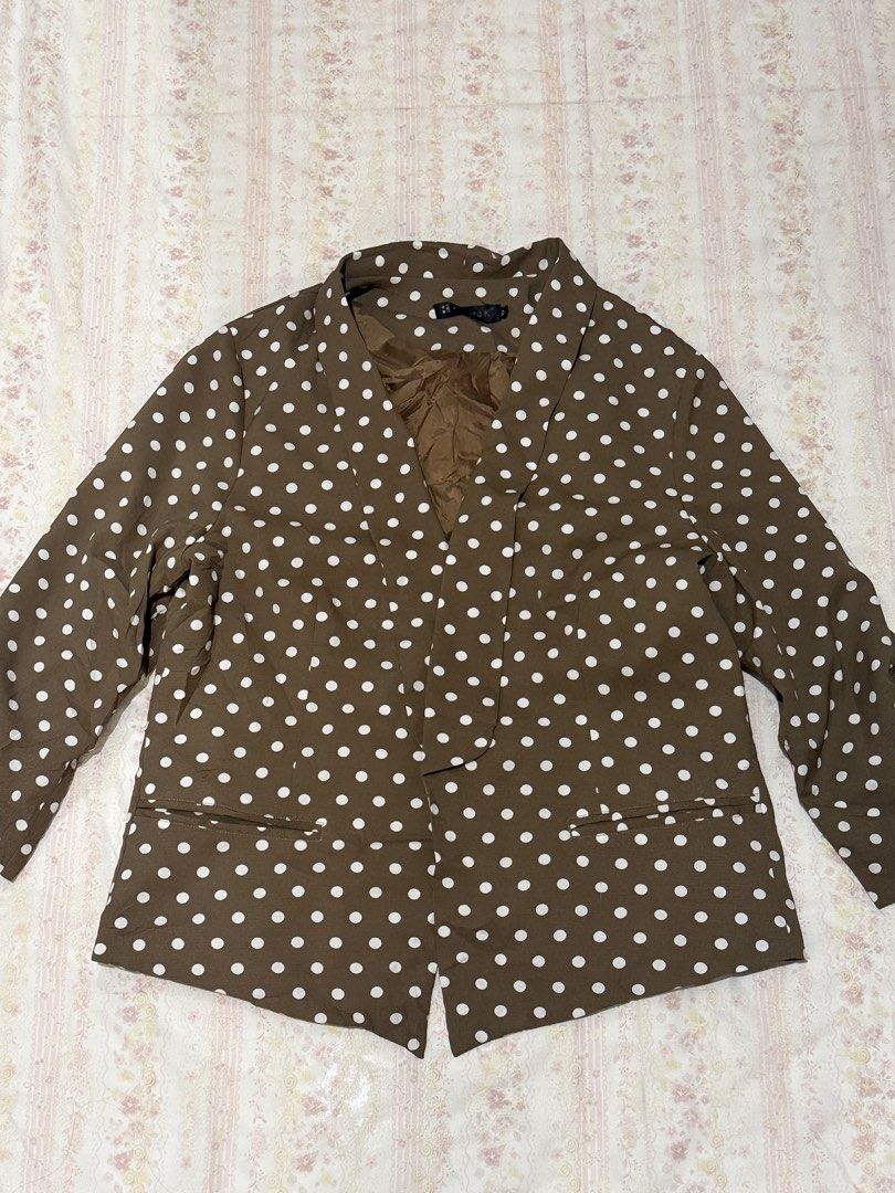 polka dot blazer (Category: Coats, Jackets and Outerwear) located in San Pedro. Submitted by swiit_fruutz (Listing ID 1470383469, Image 2). Description: 𑣲𝄞 size: L-XL mine: 250 𝓨𝓸𝓾 𝓬𝓪𝓷 𝓹𝓪𝓲𝓻 𝓲𝓽 𝔀𝓲𝓽𝓱… cream babydoll dress, sheer white tights, cream leg warmers w/mary janes ᯓ‎𝄞 REMINDER All clothes are preloved. By proceeding with your purchase, you acknowledge and agree to this condition and confirm that you have read the rules..