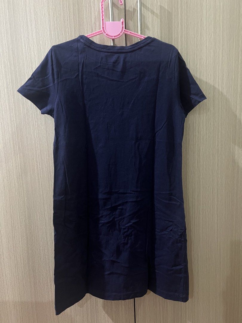 Polo Ralph Lauren Bear (Category: Babies & Kids Fashion) located in Makati City. Submitted by tinkrbelle (Listing ID 1470401522, Image 2). Description: - Brand: Polo Ralph Lauren (original, US bought) - Color: Dark Blue - Size: S / P / CH (7) - 130 - Design: Iconic Polo Bear graphic print on front - Style: Short sleeves, crew neck, T-shirt dress - Condition: Excellent / Pre-loved *payment thru gcash *delivery fee c/o buyer.