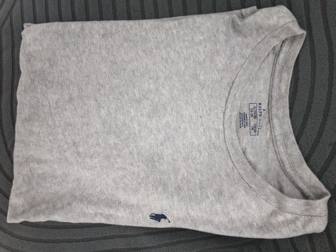 Polo Ralph Lauren crewneck (Category: Tshirts & Polo Shirts ) located in Bago City. Submitted by jesperguangco23 (Listing ID 1470351004, Image 1). Description: .