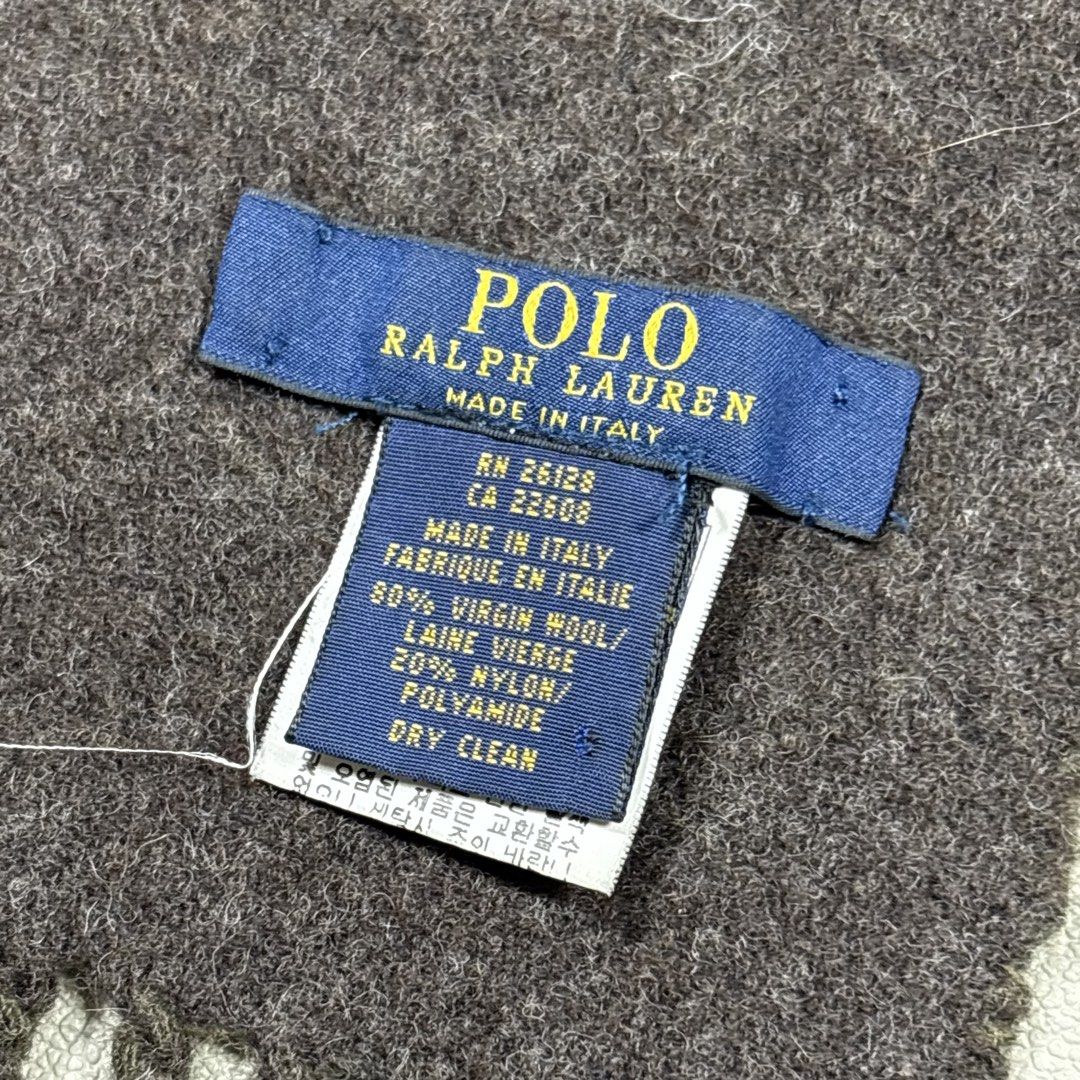 Polo Ralph Lauren Reversible Wool-Blend Scarf (Category: Scarves) located in Quezon City. Submitted by dufflebag_boy (Listing ID 1470415943, Image 3). Description: Polo Ralph Lauren Reversible Wool-Blend Scarf -Price: 800 -Excellent Condition HMU 📩.