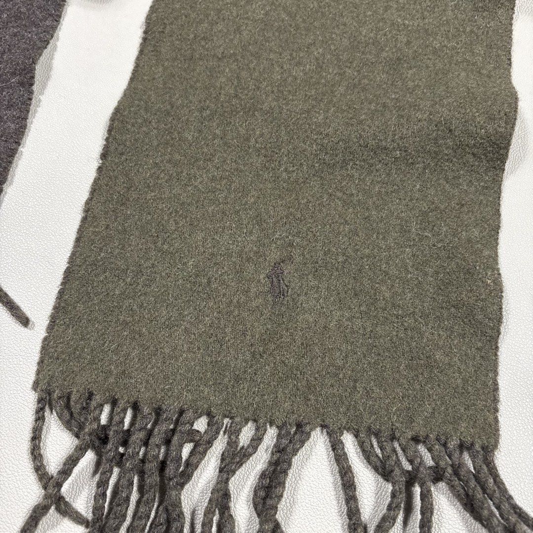 Polo Ralph Lauren Reversible Wool-Blend Scarf (Category: Scarves) located in Quezon City. Submitted by dufflebag_boy (Listing ID 1470415943, Image 2). Description: Polo Ralph Lauren Reversible Wool-Blend Scarf -Price: 800 -Excellent Condition HMU 📩.