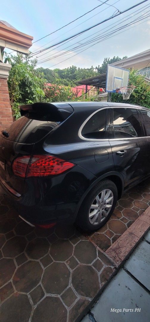 Porsche Cayenne 3.2 V6 (A) (Category: Used Cars) located in Paranaque City. Submitted by silverphoenix.00302e (Listing ID 1470373773, Image 3). Description: pwede meet up multinational village area good conditions. opt to buy other new car, kaya ibenta ito porsche.