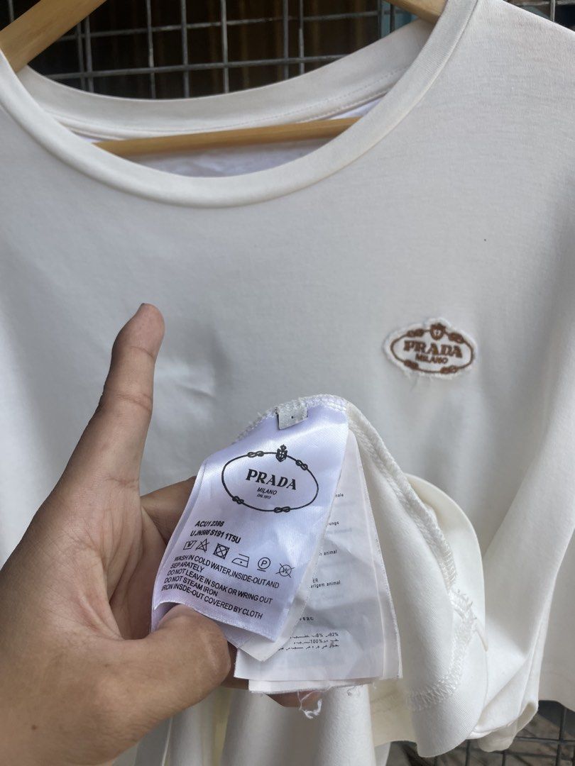 PRADA (Category: Announcements) located in Magsaysay. Submitted by thrifters_thrith67 (Listing ID 1470377935, Image 3). Description: 23/29 Size L.