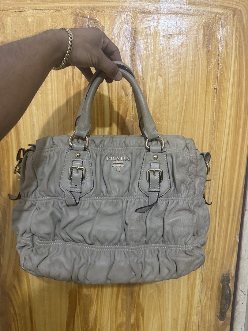 Prada bag (Category: Luxury Bags & Wallets) located in Maramag. Submitted by thriftshoesapparatus (Listing ID 1470485868, Image 1). Description: .