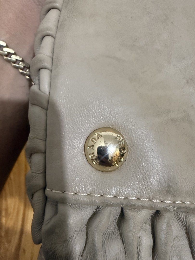 Prada bag (Category: Luxury Bags & Wallets) located in Maramag. Submitted by thriftshoesapparatus (Listing ID 1470485868, Image 3). Description: .