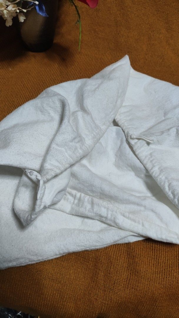 Prada Milano Cotton Drawstring Dust Bag White Large (Category: Luxury Bags & Wallets) located in Imus. Submitted by ryanneakiko (Listing ID 1470371775, Image 3). Description: 📌750 + shipping dust bag used 🥰 small size NO ISSUE 🇯🇵SOURCE: JAPAN SURPLUS bawal Po sa maselan mine now pay later no reservations 1st to pay basis , una mkakabayad kanyA COURIER ↙️ 📌COD : SF only via SPX COURIER 📌FLASH EXPRESS: NO COD/NO.COP 📌LALAMOVE loc IMUS CAVITE