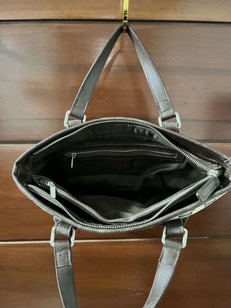 Preloved GG hand shoulder Bag (Category: Shoulder Bags) located in Manila. Submitted by all.love.thrift.shop.v2 (Listing ID 1470490198, Image 3). Description: For sale! GG bag Excellent condition ₱499 + sf As is, No return No exchange No refund Color may vary due to lighting All items are cleaned before shipping Payment first via gcash/maya/gotyme/maribank bank transfer 💰 Ship via LBC/J&T/Lalamove 🚛 📍 Cainta, Rizal ❤️.