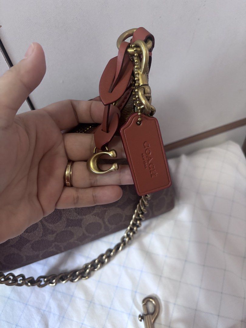 Preloved Juliet Bag (Category: Cross-body Bags) located in Malolos. Submitted by cheerz21 (Listing ID 1470366887, Image 2). Description: Preloved Cöåċh Juliet bag 3 straps: short, long and brass gold strap Used only twice during event only. Good as new, no flaws/ issues. Exact photos are posted 📌no return, no exchange. If in doubt, do not buy. #bag #womensbag #kilibag #shoulderbag #crossbodybag #ladiesbag #cch #coach #coachbag .