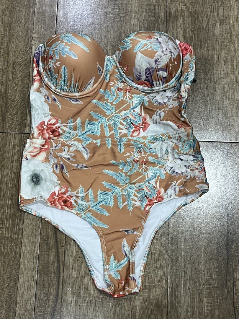 Pre-loved One Piece Bustier Swimsuit (Category: Bikinis & Swimsuits) located in Las Pinas. Submitted by kathybianca (Listing ID 1470486695, Image 1). Description: ‼️ the swimsuit is washed thoroughly, but I highly encouraged to wash again before use. - used once - with padding and pad slot RFS: -Decluttering.