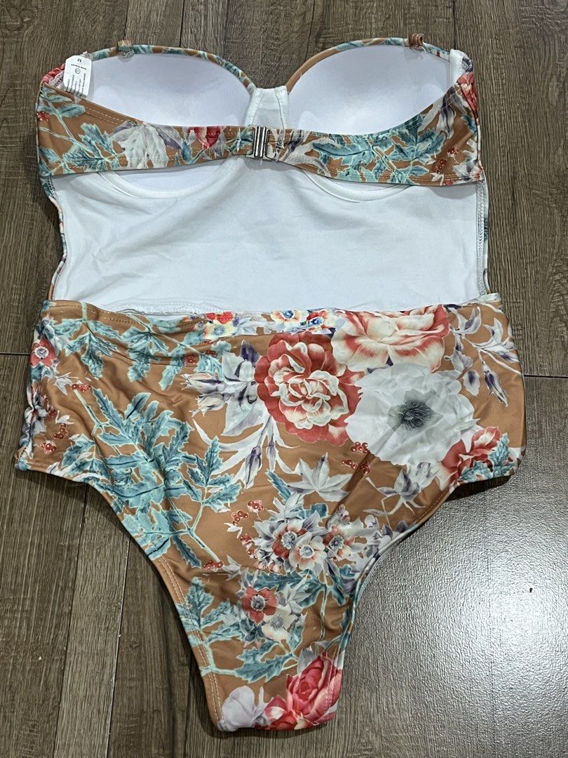 Pre-loved One Piece Bustier Swimsuit (Category: Bikinis & Swimsuits) located in Las Pinas. Submitted by kathybianca (Listing ID 1470486695, Image 2). Description: ‼️ the swimsuit is washed thoroughly, but I highly encouraged to wash again before use. - used once - with padding and pad slot RFS: -Decluttering.